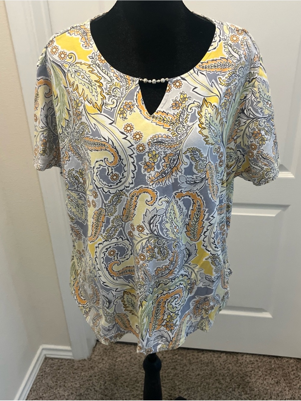 Alfred Dunner Yellow & Gray Paisley Keyhole Short Sleeve Blouse
